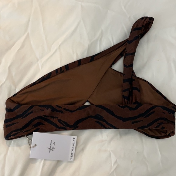 Weworewhat cross-over tiger bikini top - Picture 4 of 4